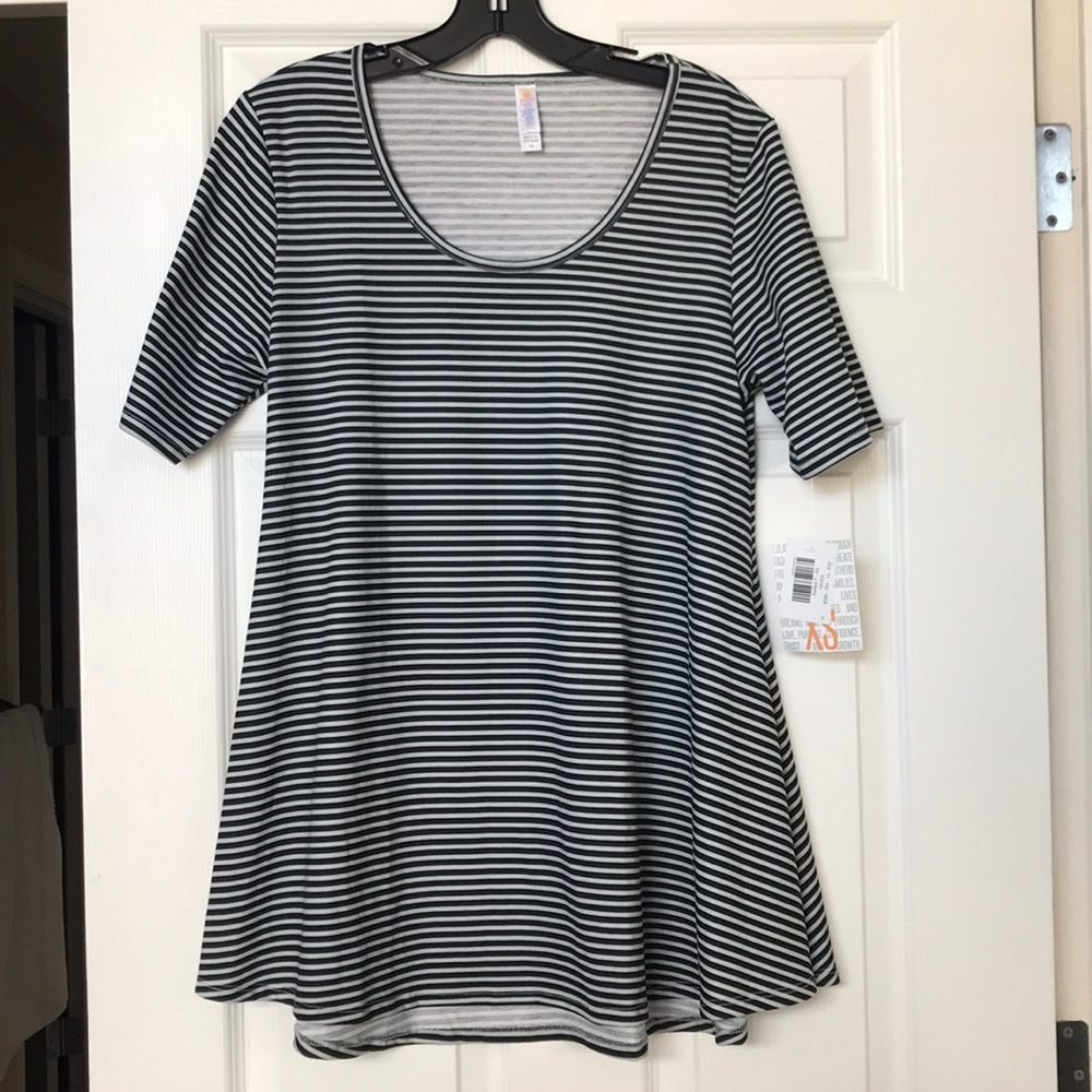 🖤 LuLaRoe Black & Gray striped Perfect Tee!